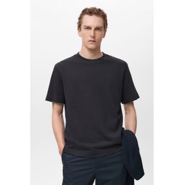 Tricou regular fit cu decolteu la baza gatului