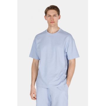 Tricou cu decolteu la baza gatului si imprimeu text