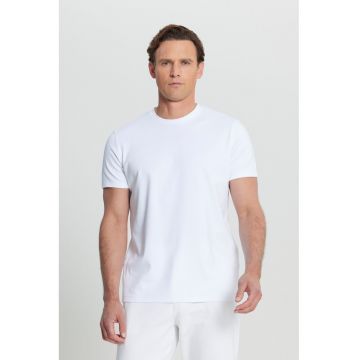Tricou din bumbac cu decolteu la baza gatului