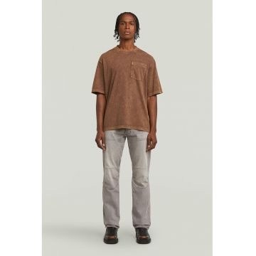 Tricou cu decolteu la baza gatului si buzunar pe piept