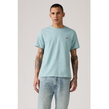 Tricou cu decolteu la baza gatului