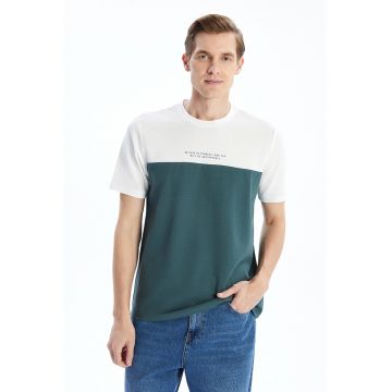 Tricou regular fit cu text