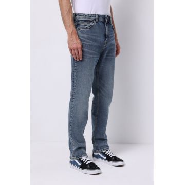 Blugi cu model cu 5 buzunare