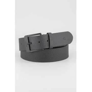 Curea de piele cu aspect texturat