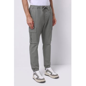 Pantaloni cargo cu snur in talie