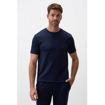 Tricou din amestec de modal cu decolteu la baza gatului