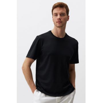 Tricou din amestec de modal cu decolteu la baza gatului