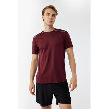 Tricou uni cu decolteu la baza gatului
