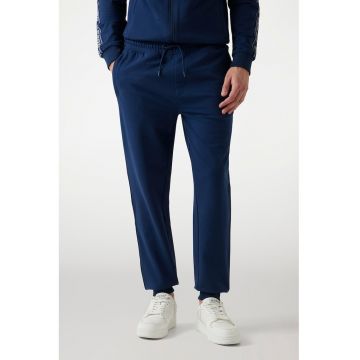 Pantaloni de trening cu benzi logo laterale si snur