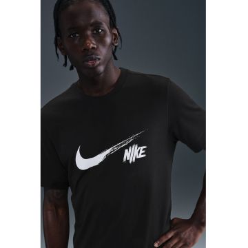 Tricou cu tehnologie Dri-FIT pentru antrenament