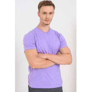Tricou slim fit cu logo discret