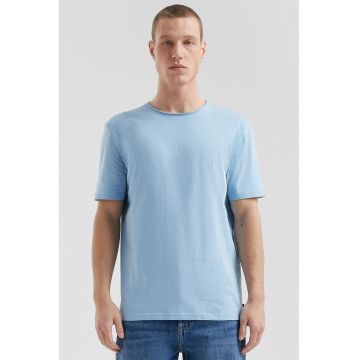 Tricou uni cu decolteu la baza gatului