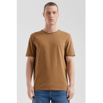 Tricou uni cu decolteu la baza gatului