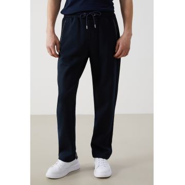 Pantaloni jogger cu buzunare cu fermoar