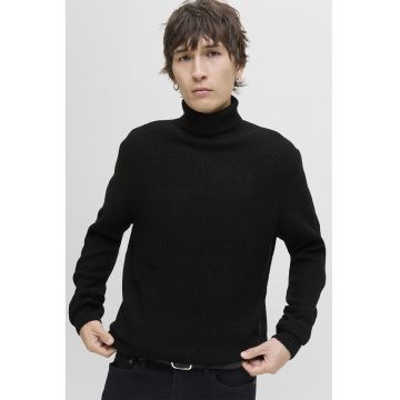 Pulover cu guler inalt si model uni