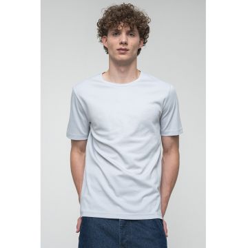 Tricou din bumbac cu decolteu la baza gatului