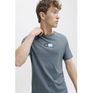 Tricou din bumbac cu decolteu la baza gatului si logo