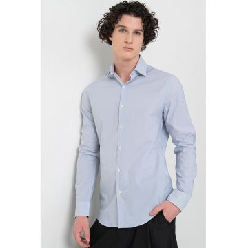 Camasa slim fit cu model in dungi discrete