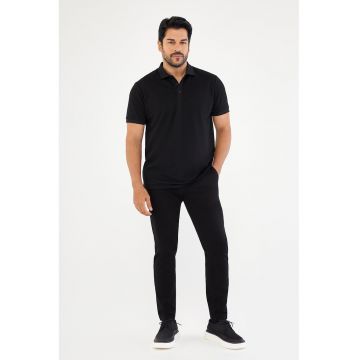 Pantaloni uni slim-fit cu buzunare laterale
