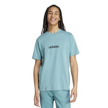 Tricou cu logo si decolteu la baza gatului