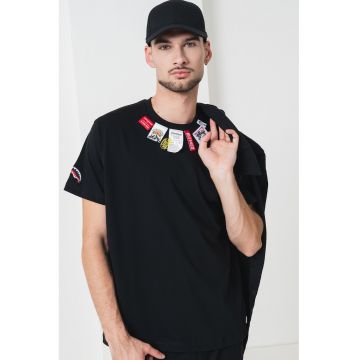 Tricou de bumbac decorat cu etichete