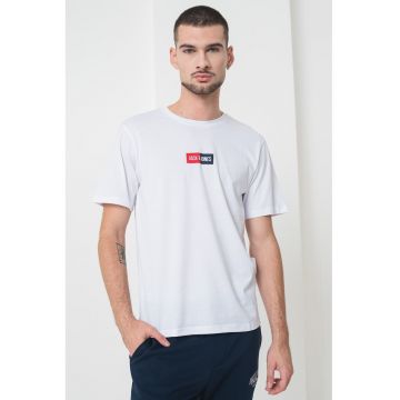 Tricou din bumbac cu decolteu la baza gatului si logo