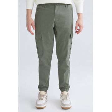 Pantaloni cargo cu croiala conica