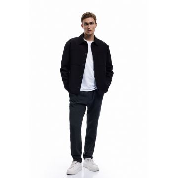 Pantaloni chino striati cu model uni