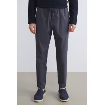 Pantaloni cu talie ajustabila
