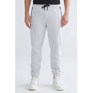 Pantaloni de trening cu snur de ajustare