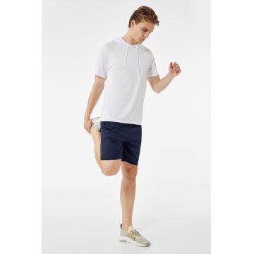 Pantaloni scurti cu snur de ajustare in talie