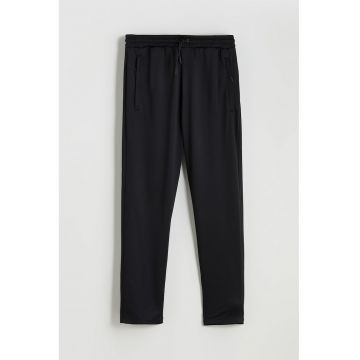 Pantaloni sport uni cu snur
