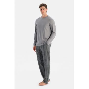Pijama cu decolteu la baza gatului - din amestec de bumbac
