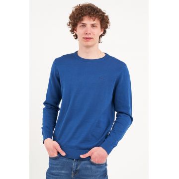 Pulover din tricot fin cu decolteu la baza gatului