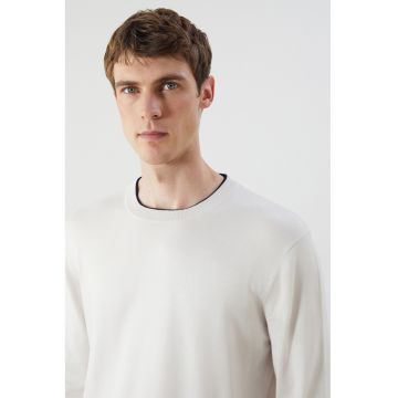 Pulover tricotat fin cu model uni