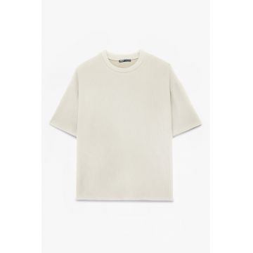 Tricou striat cu decolteu la baza gatului