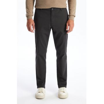 Pantaloni chino cu talie medie