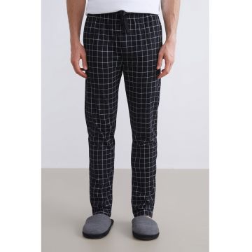Pantaloni de pijama in carouri