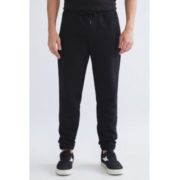 Pantaloni de trening cu snur de ajustare