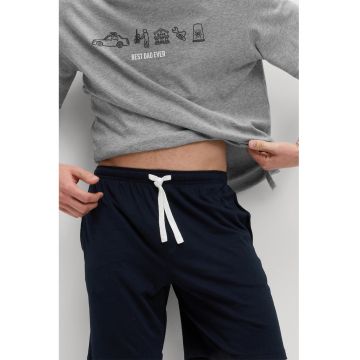 Pijama cu pantaloni scurti si imprimeu grafic