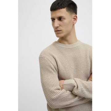 Pulover cu decolteu la baza gatului si aspect texturat
