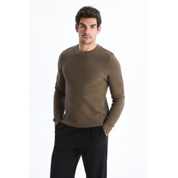 Pulover regular fit cu decolteu la baza gatului