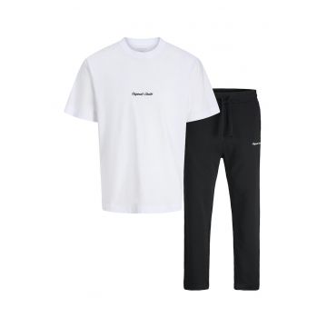 Set de tricou cu decolteu la baza gatului si pantaloni de trening cu croiala dreapta - 2 piese