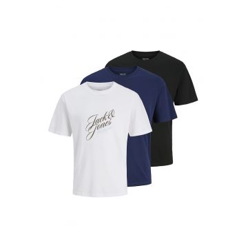 Set de tricouri cu decolteu la baza gatului si logo - 3 piese