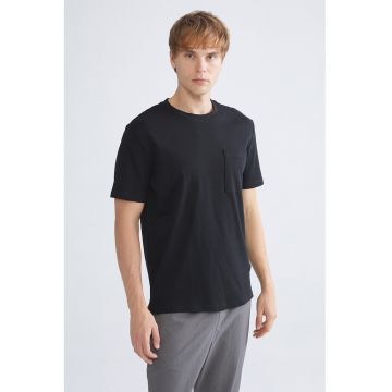 Tricou din bumbac cu buzunar pe piept