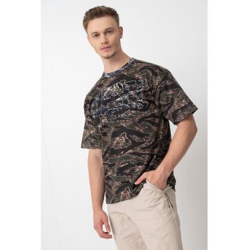 Tricou din bumbac cu logo si imprimeu camuflaj