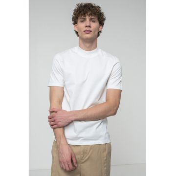 Tricou slim-fit cu guler scurt