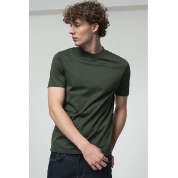 Tricou slim-fit cu guler scurt
