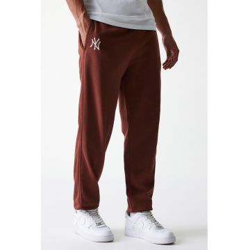 Pantaloni de trening cu buzunare laterale