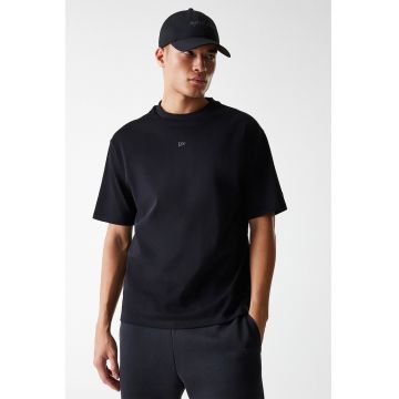Tricou supradimensionat cu decolteu la baza gatului Tech